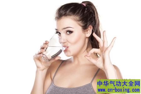 30天只喝水不喝饮料 身心发生什么变化