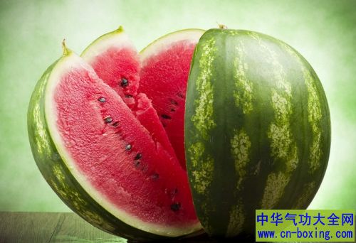 吃西瓜的好处有哪些？西瓜竟然能降血压 