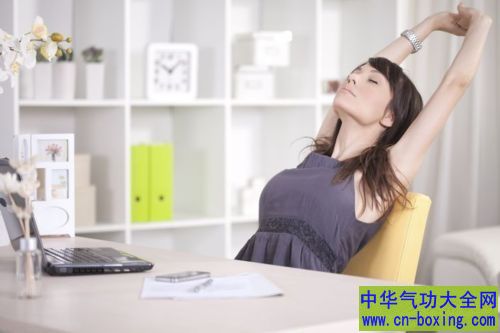 肩周炎 动一动，走一走可缓解