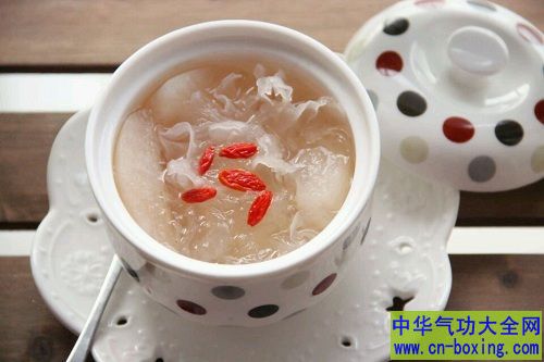 燕窝炖梨治疗肺阴咳