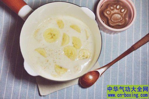 香蕉燕麦粥