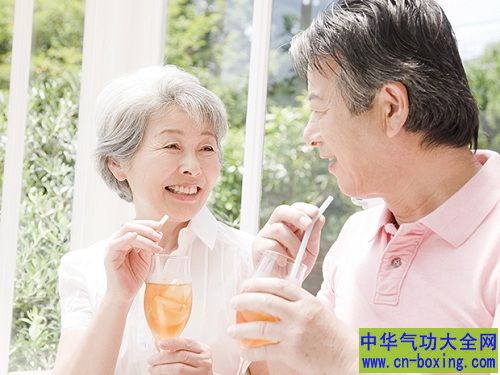 少量多餐就对了！10大老人饮 食注意事项