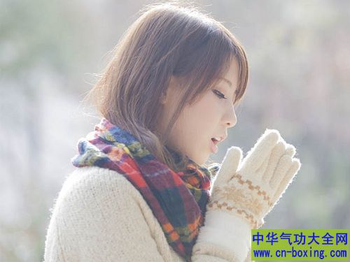 手脚冰冷恐是心血管疾病前兆？这2种人血液循环差