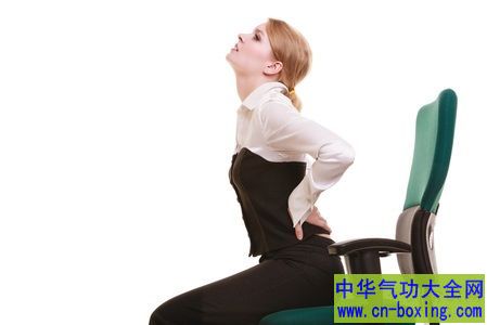 梳子只能梳头？ 还能梳掉颈椎病