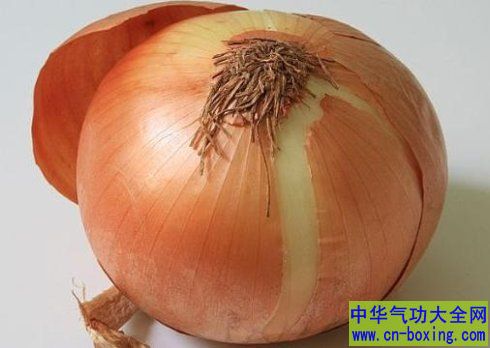 把洋葱放入耳朵一夜 奇效出现了
