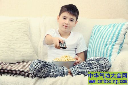 看电视太久 肺栓塞致命风险高5倍