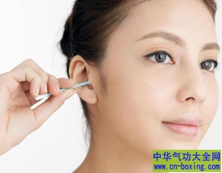 常做这一个动作会让耳朵发霉