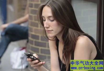 长期玩手机最易患上5的种疾病