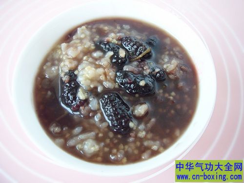 桑椹果粥：视力减退