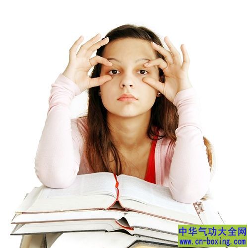 改善干眼症 眨眼练习效果好