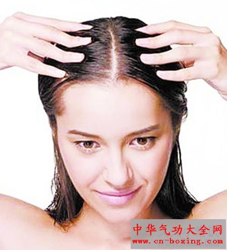 按摩头皮有延缓衰老和提神健体的功效