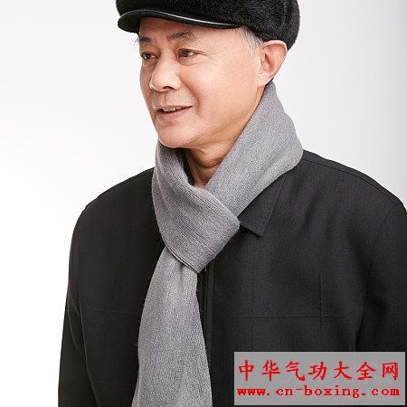 天冷老人要注意保暖