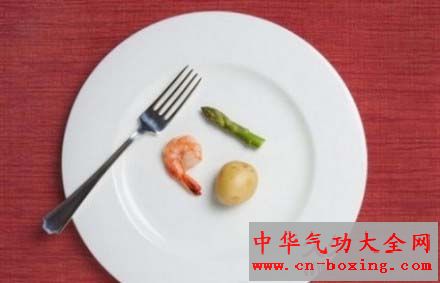 能让你长寿的一帖良方就是“少吃点”