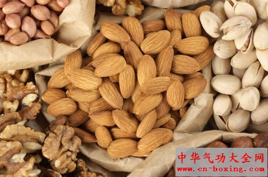 经常适量吃坚果让你延年益寿 坚果有防癌功效