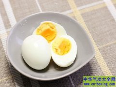 水煮蛋的好处 这物煮熟后揉脸既养生又减龄