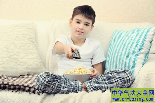 电视看太久竟然会有这样的后果