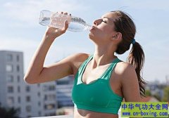 怎样健康喝水 这样喝水有助我们的健康