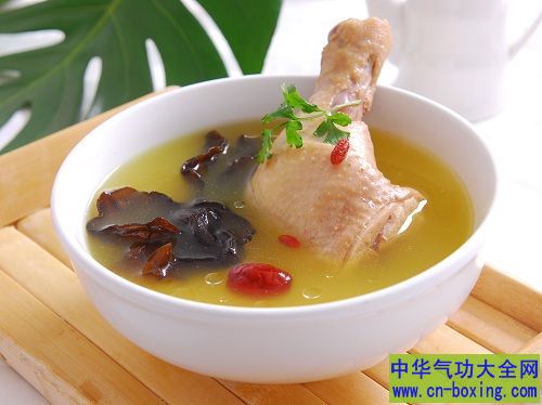 补气养脾、提升抵抗力！冬天必喝鸡汤5大理由