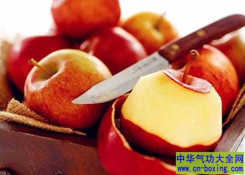 早上空腹吃苹果好吗？哪类人不宜吃苹果