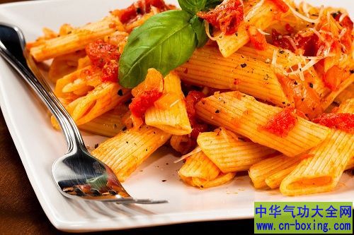 大米、白面包、土豆、意大利通心粉、甜品(慎用)