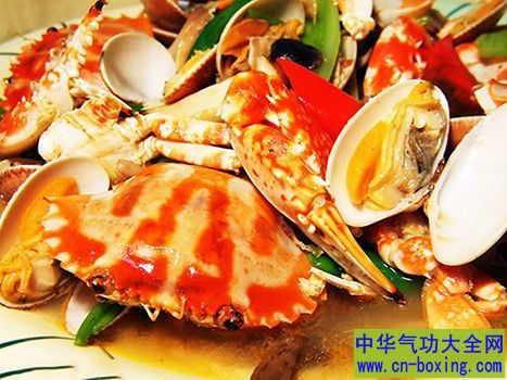 少吃辛辣肥腻、生湿助湿的食物