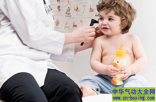 小孩发烧？4步骤可助降温