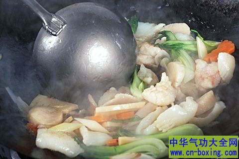 炒菜时常做一事竟让全家惹上癌症