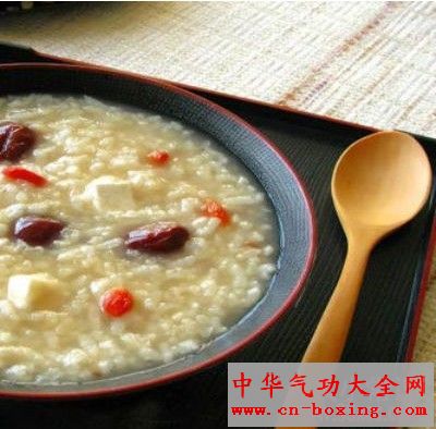 首乌粳米红枣粥