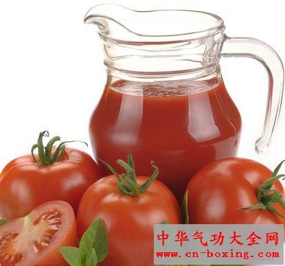 小胡萝卜和番茄汁