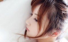 女人右嘴角有痣代表什么含义解析