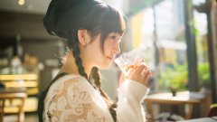 女人左右鬓角有痣分别代表什么？
