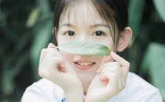 女人印堂长红痣好还是长黑痣好？